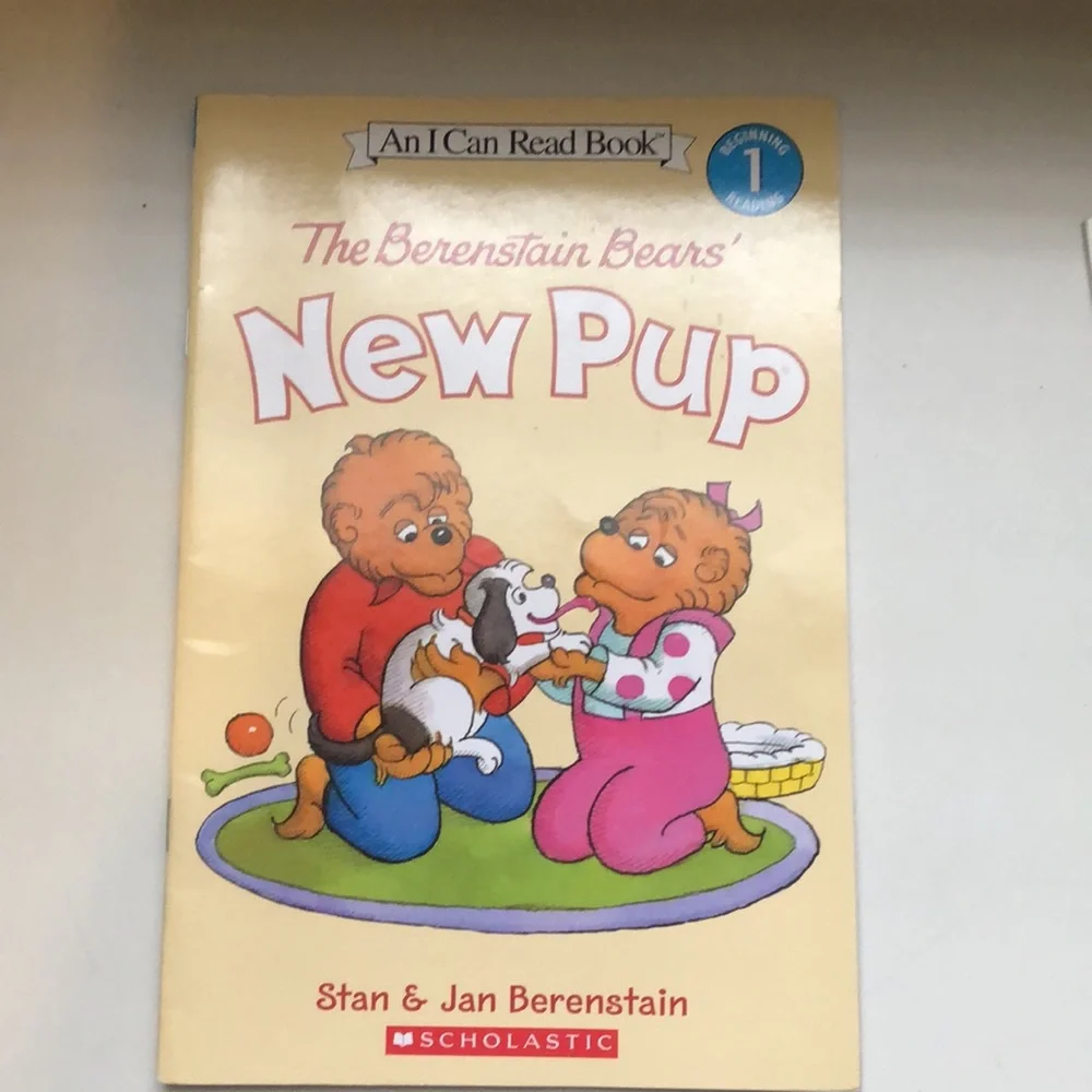 Set Of 9 Scholastic Beginners Reading Paperback Booklets